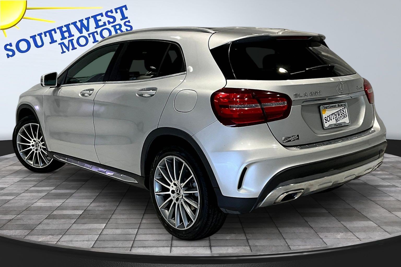 Used 2018 Mercedes-Benz GLA 250 4MATIC image 5