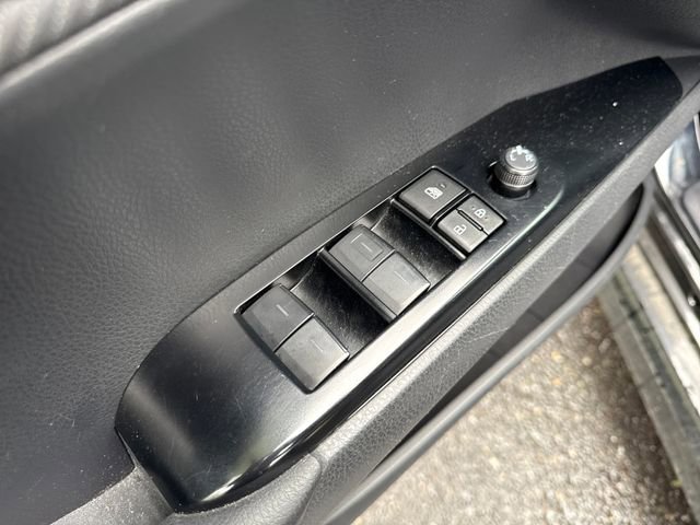 Used 2025 Toyota Camry SE w/ Convenience Package FWD image 24