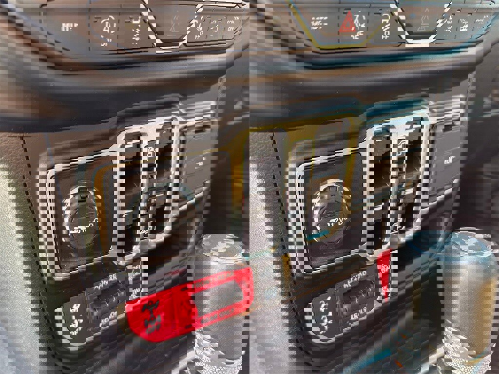 Used 2023 Jeep Wrangler Unlimited Rubicon w/ LED Lighting Group image 20