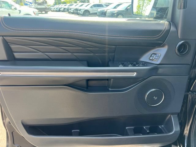 Used 2024 Ford Expedition Platinum AWD/4WD image 24