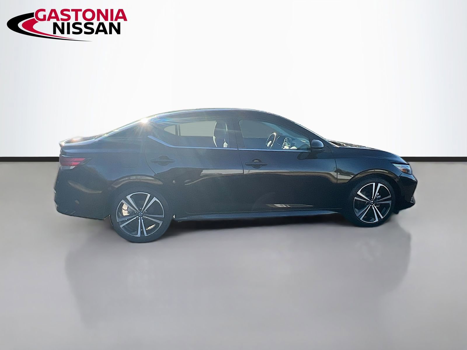 Used 2022 Nissan Sentra SR w/ Trunk Package image 10