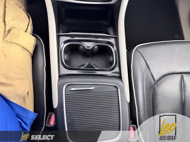 Used 2022 Chrysler Pacifica Limited FWD image 17