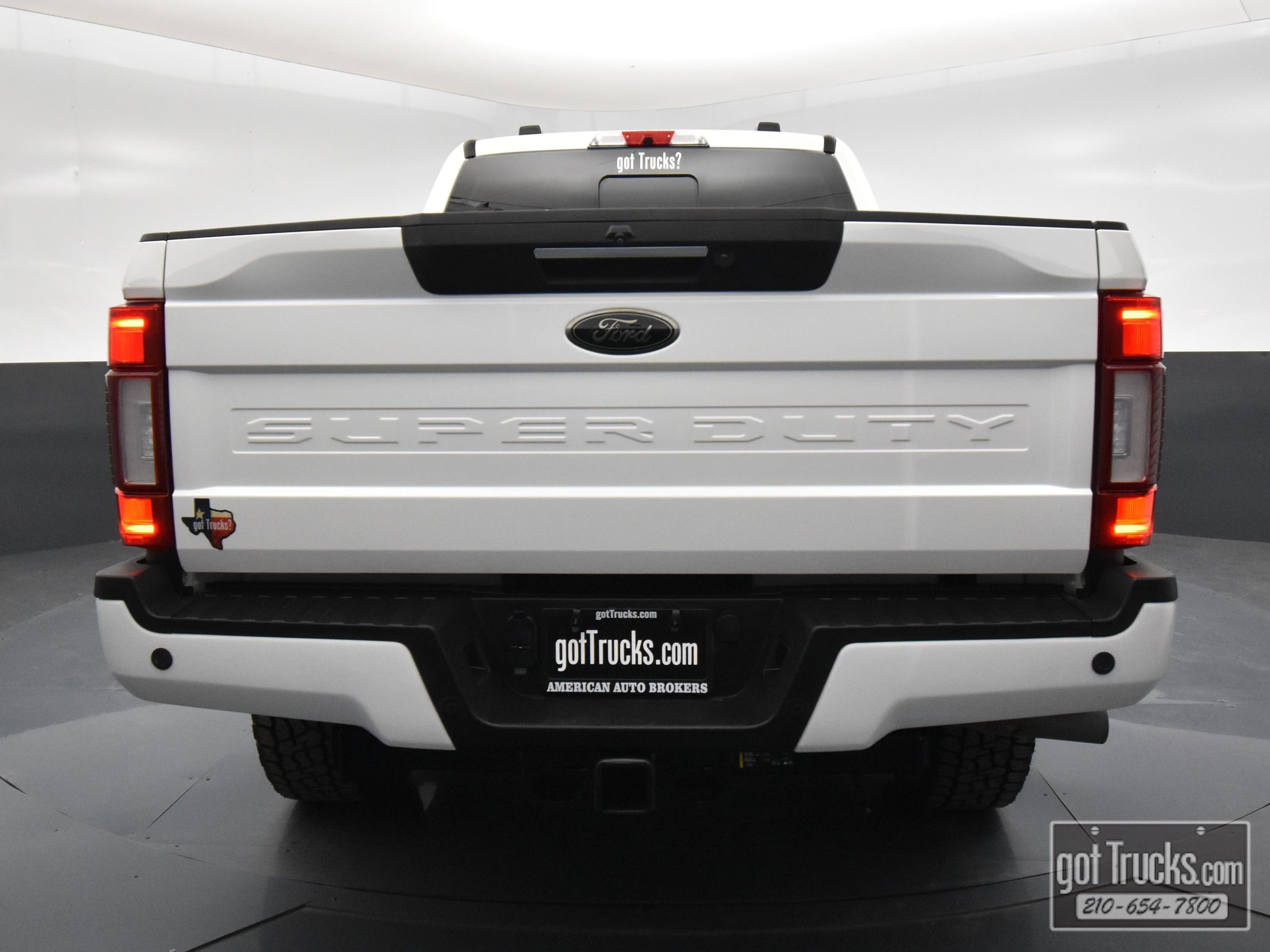 Used 2021 Ford F350 Lariat image 5