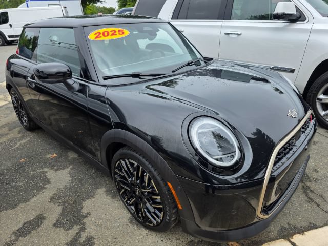 Used 2025 MINI Cooper S FWD image 1
