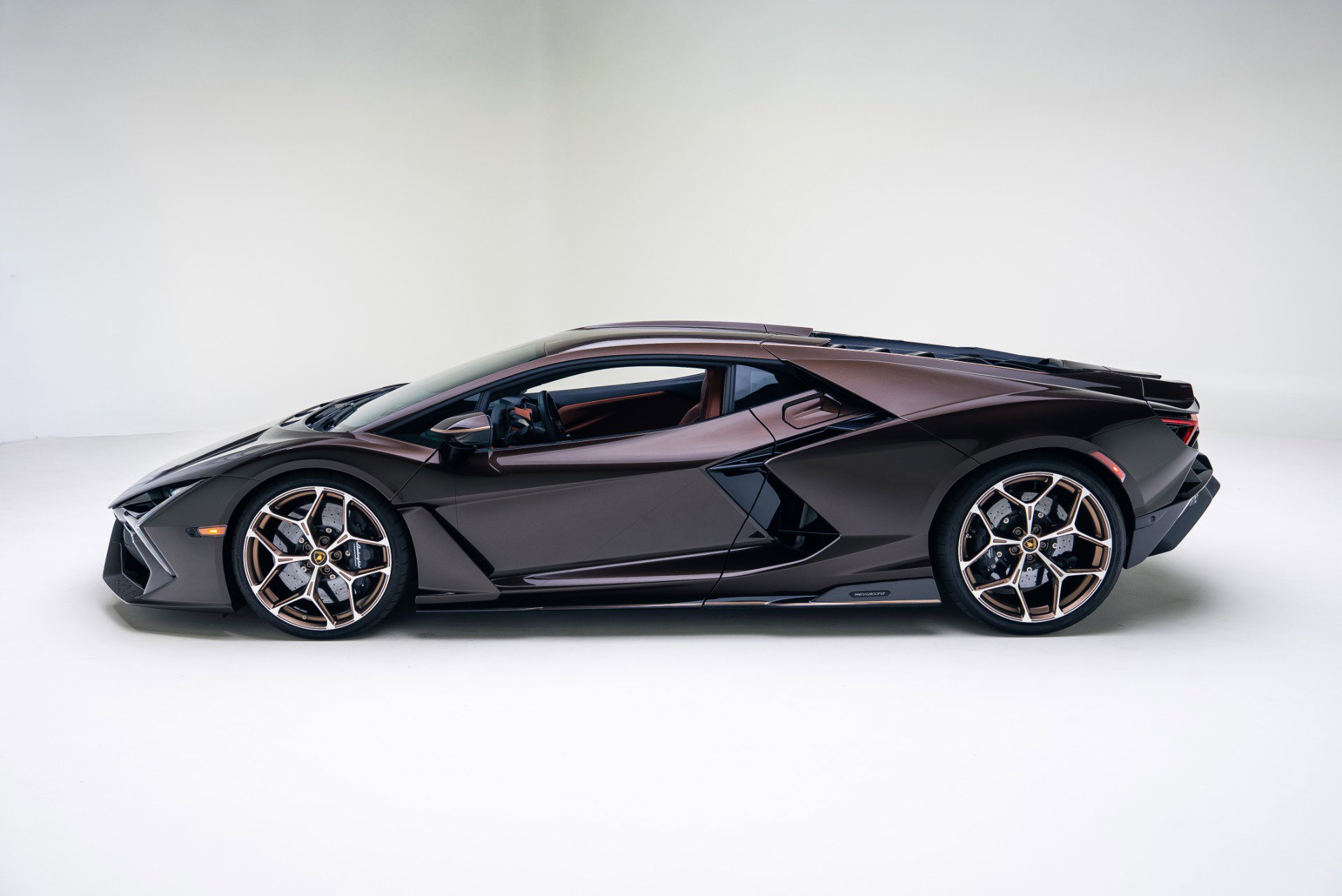 Used 2025 Lamborghini Revuelto image 15