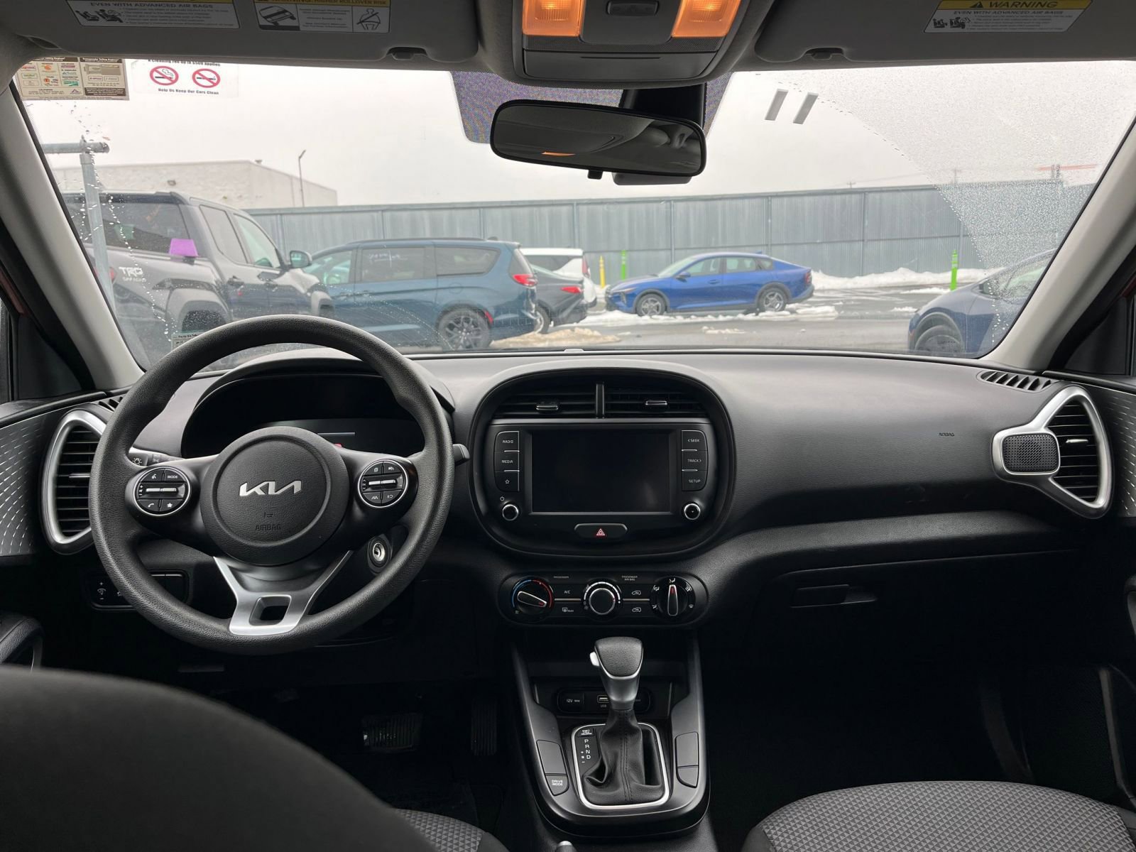 Used 2025 Kia Soul LX w/ LX Technology Package FWD image 31