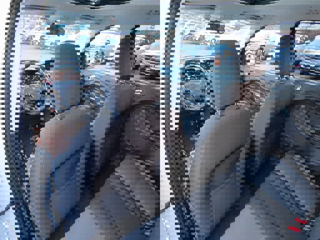 Used 2018 Ford Escape SE image 15