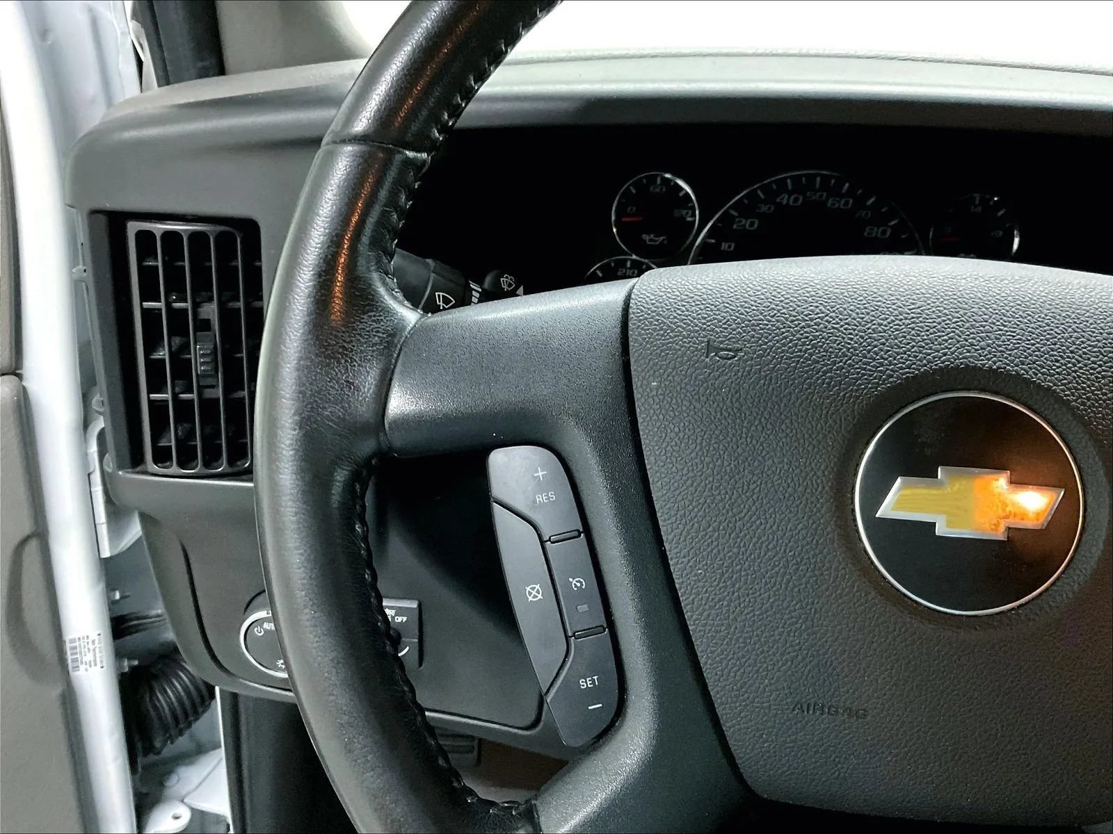 Used 2021 Chevrolet Express 2500 w/ Driver Convenience Package RWD image 16