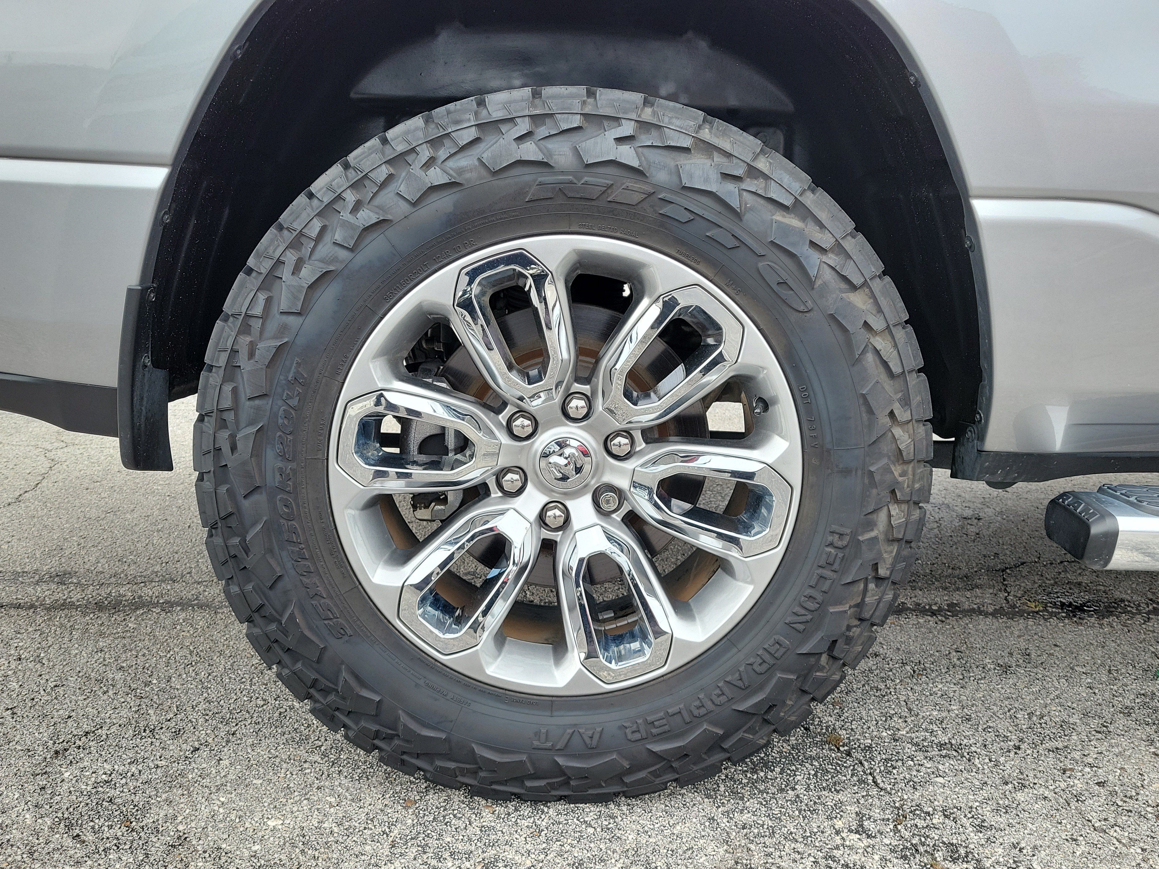 Used 2023 RAM 1500 Laramie AWD/4WD image 9
