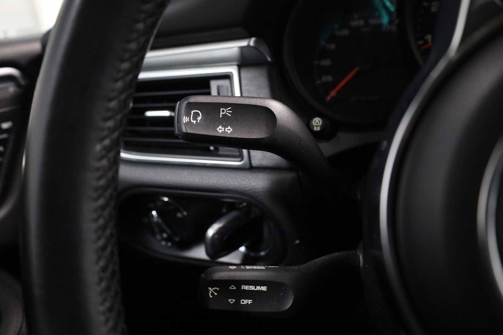 Used 2018 Porsche Macan GTS image 31