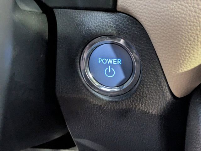 Used 2022 Toyota RAV4 XLE image 18