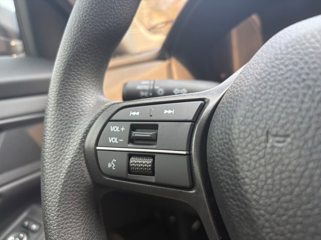 Used 2025 Honda Accord SE image 15