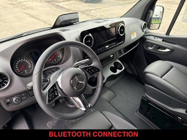 Used 2025 Mercedes-Benz Sprinter 2500 image 18