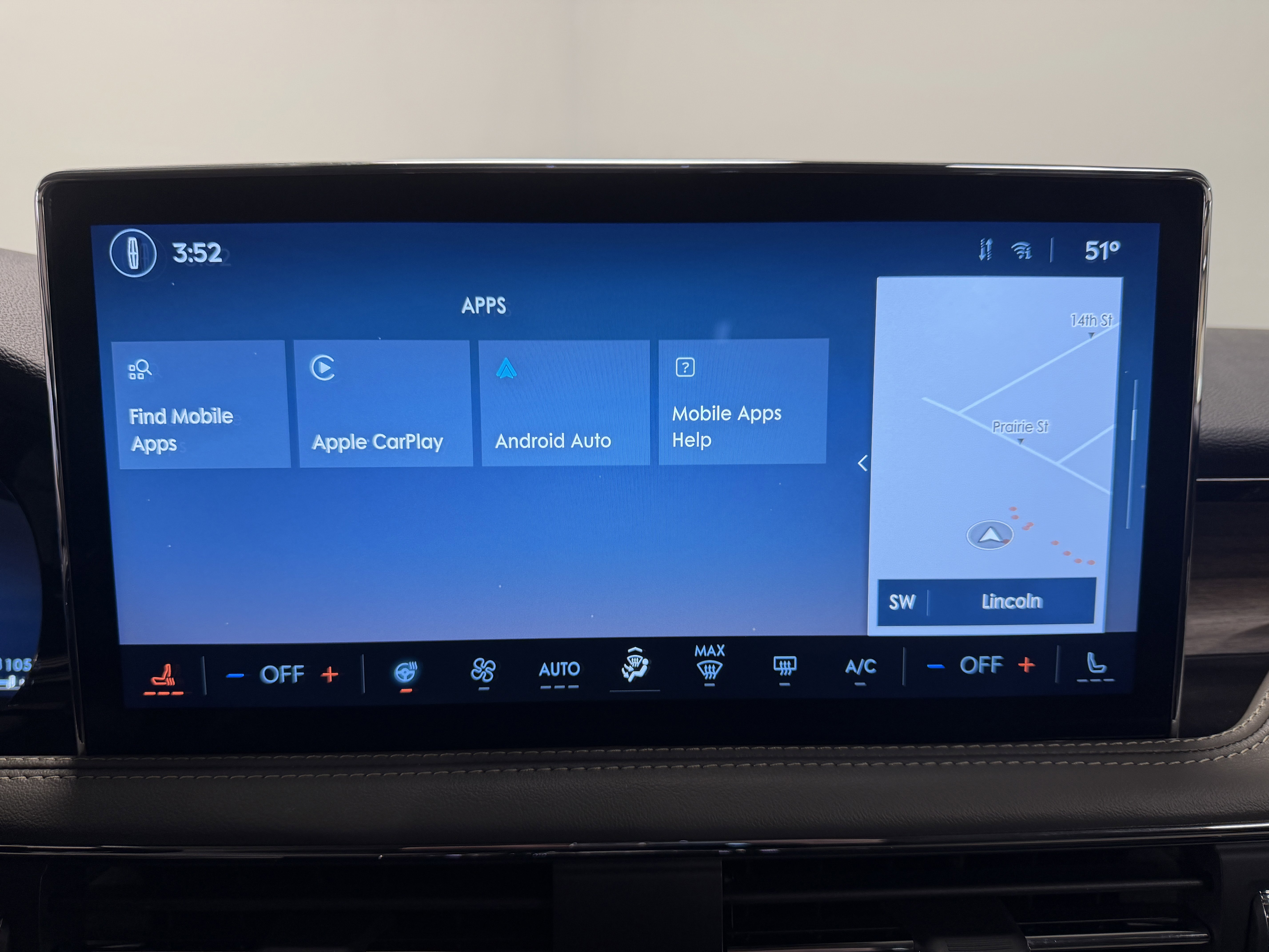 Used 2025 Lincoln Corsair Grand Touring w/ Equipment Group 301A image 9