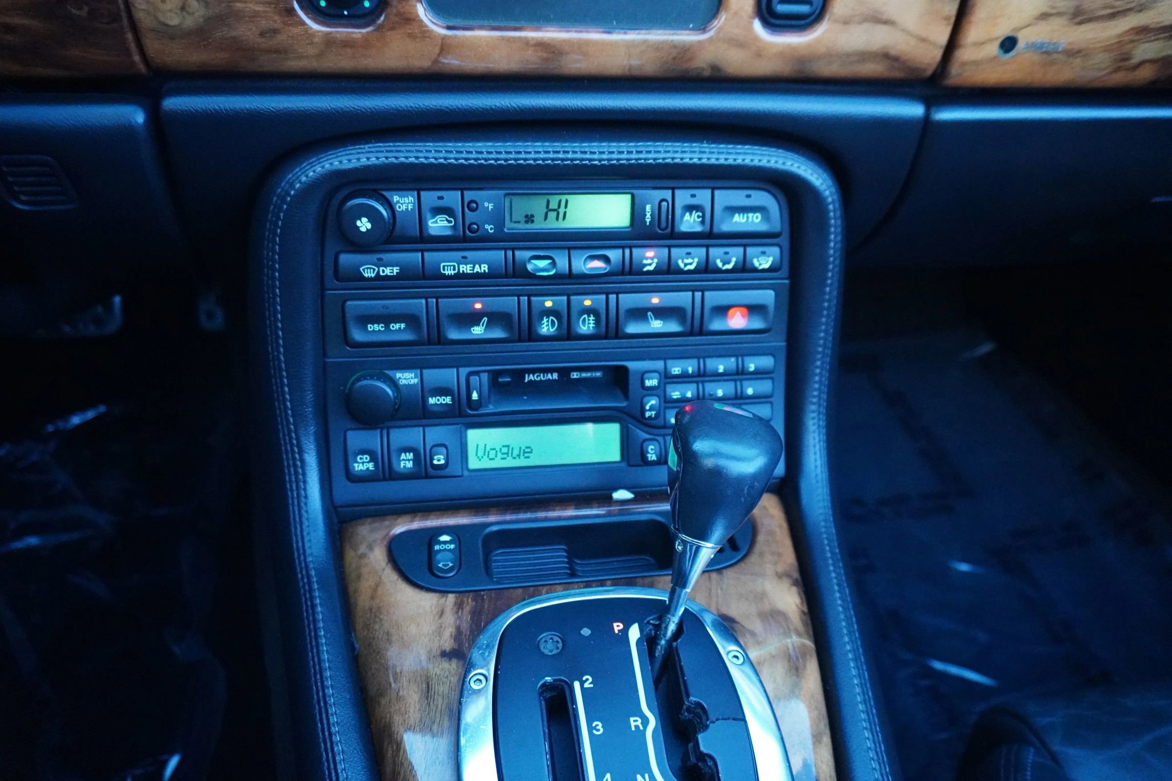 Used 2006 Jaguar XK8 Convertible RWD image 17