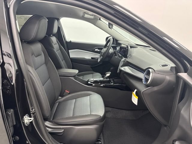 New 2026 Chevrolet Trax LT w/ Midnight Edition FWD image 29
