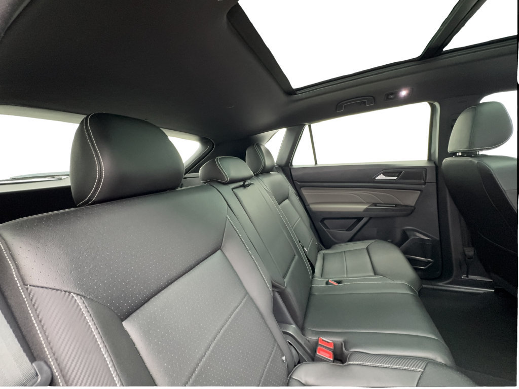 Used 2023 Volkswagen Atlas Cross Sport SE w/ Panoramic Sunroof Package FWD image 28