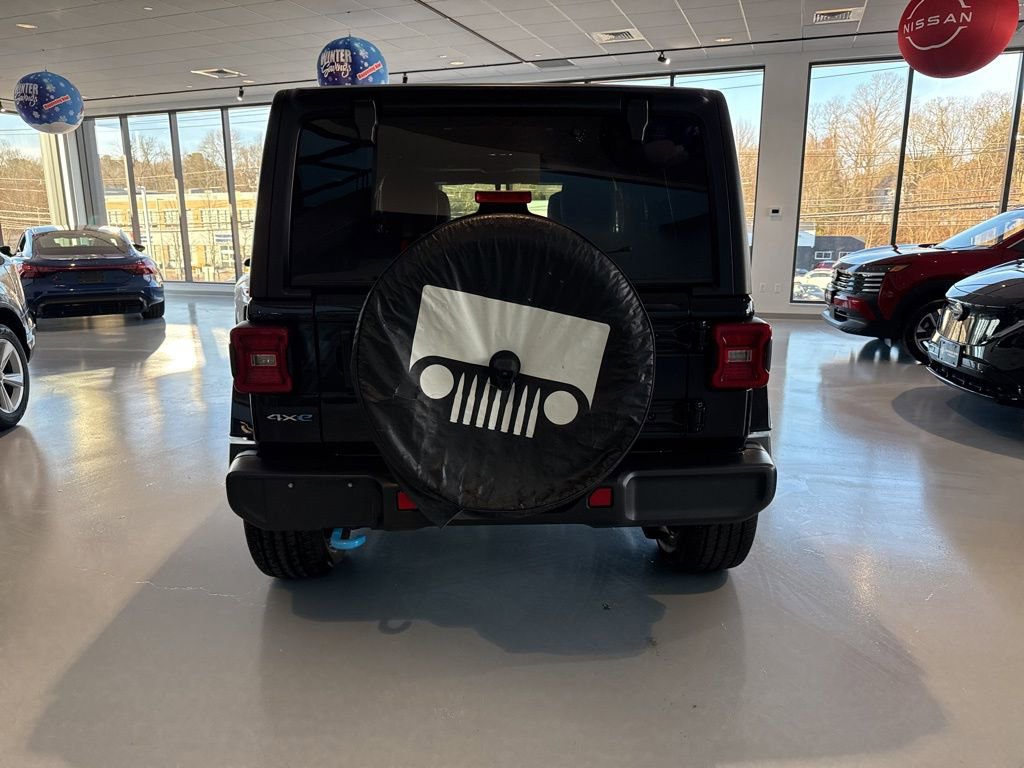 Used 2022 Jeep Wrangler Unlimited Sahara w/ Cold Weather Group image 9