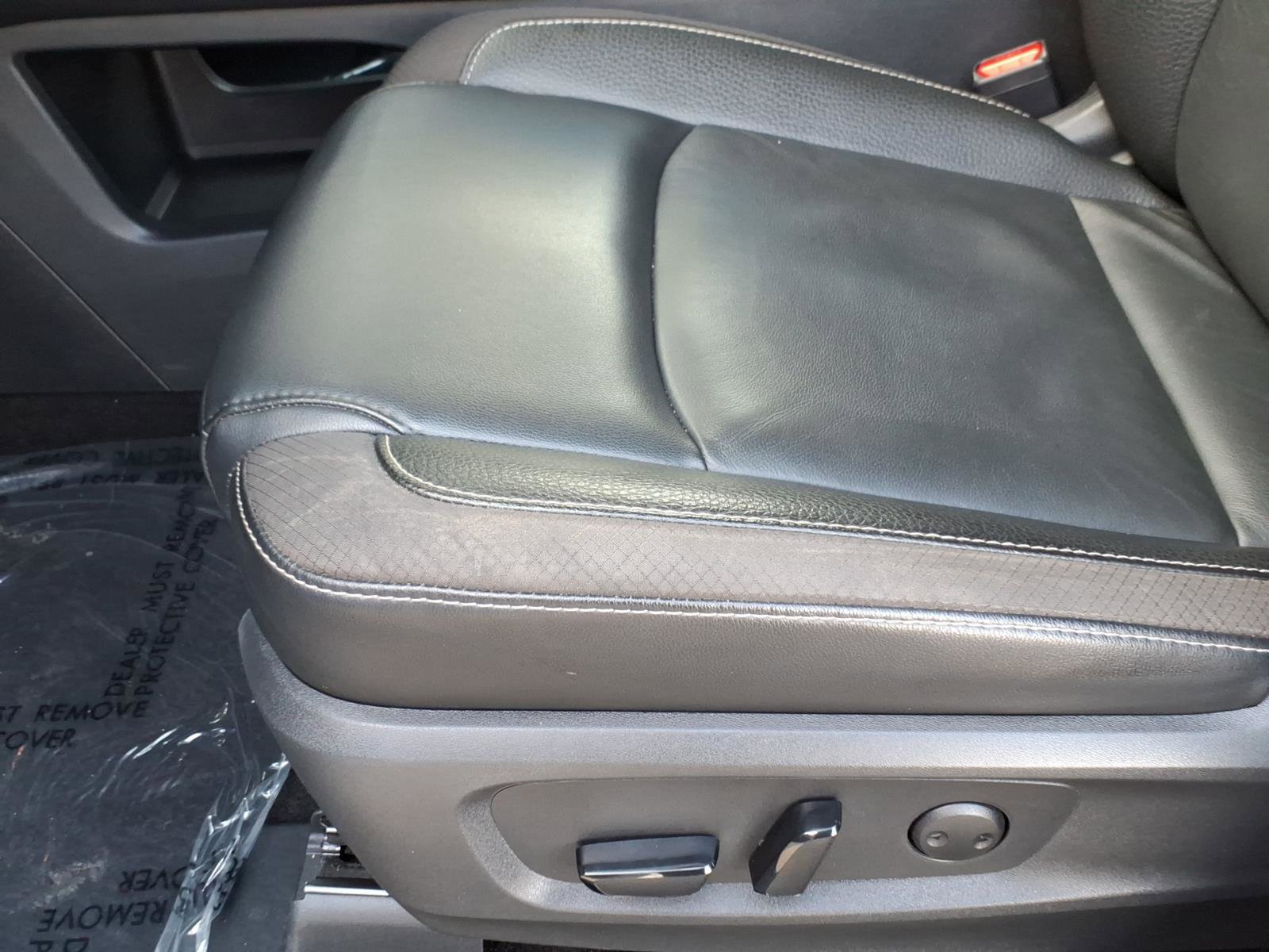 Used 2023 Nissan Pathfinder SL FWD image 7