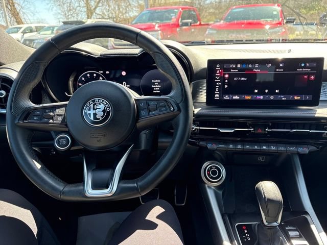 Used 2025 Alfa Romeo Tonale AWD/4WD image 10