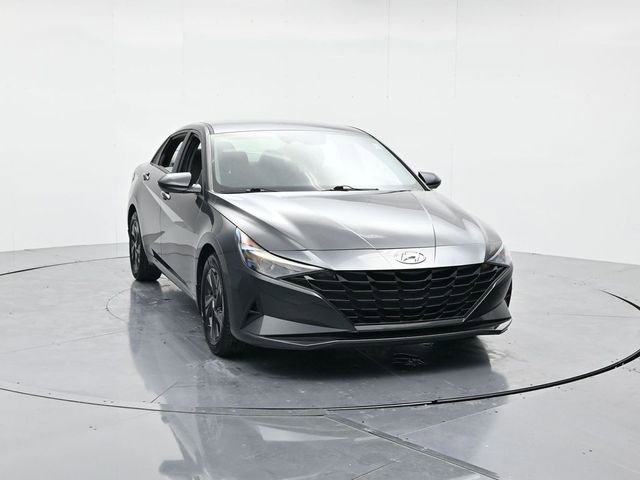 Used 2022 Hyundai Elantra SEL image 4