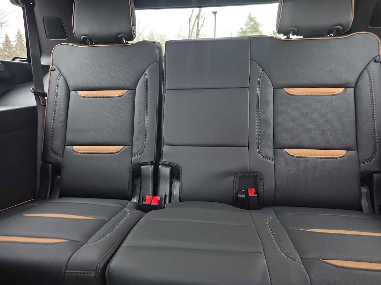 Used 2023 GMC Yukon AT4 w/ AT4 Premium Plus Package image 24