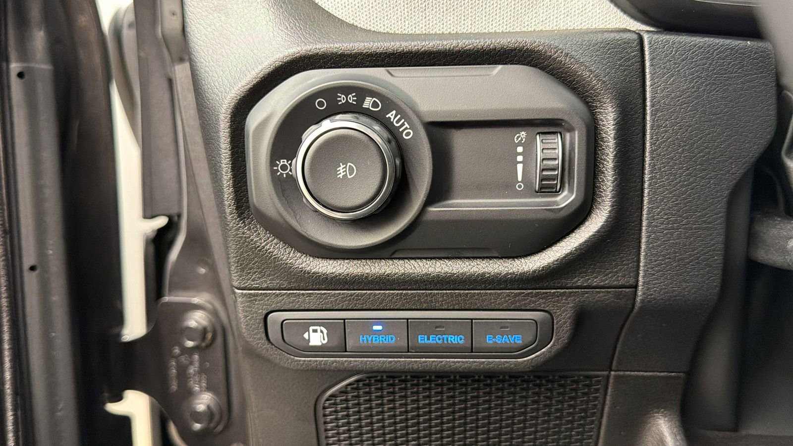 Used 2024 Jeep Wrangler Unlimited AWD/4WD image 30