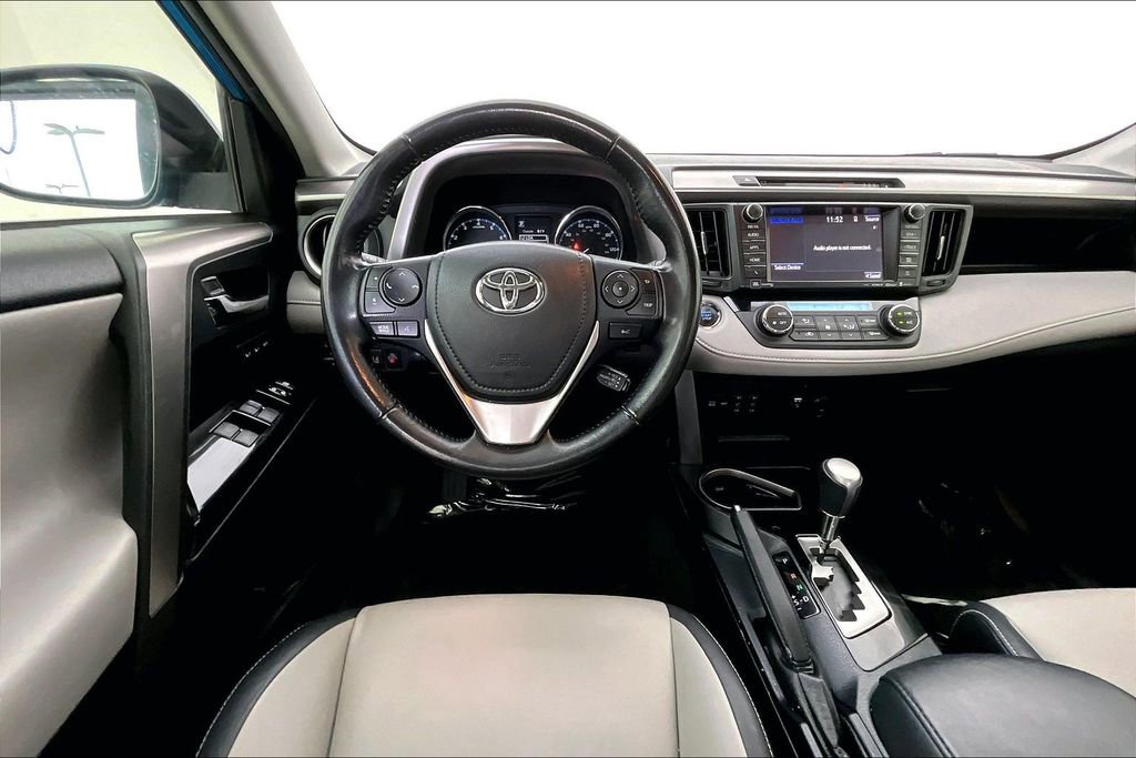 Used 2017 Toyota RAV4 Limited image 7