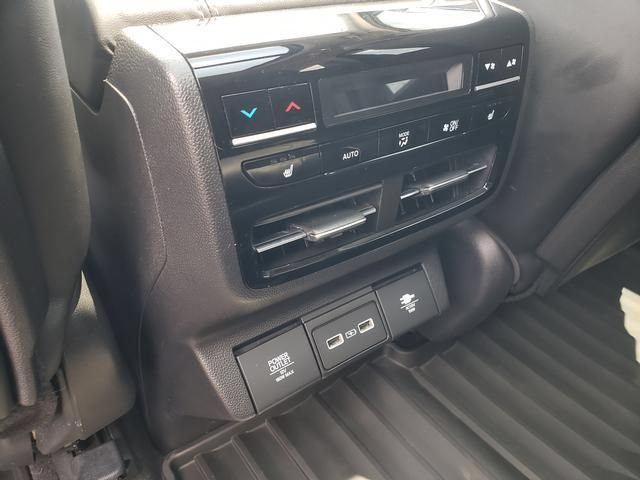 Used 2024 Acura MDX SH-AWD w/ Advance Package image 16