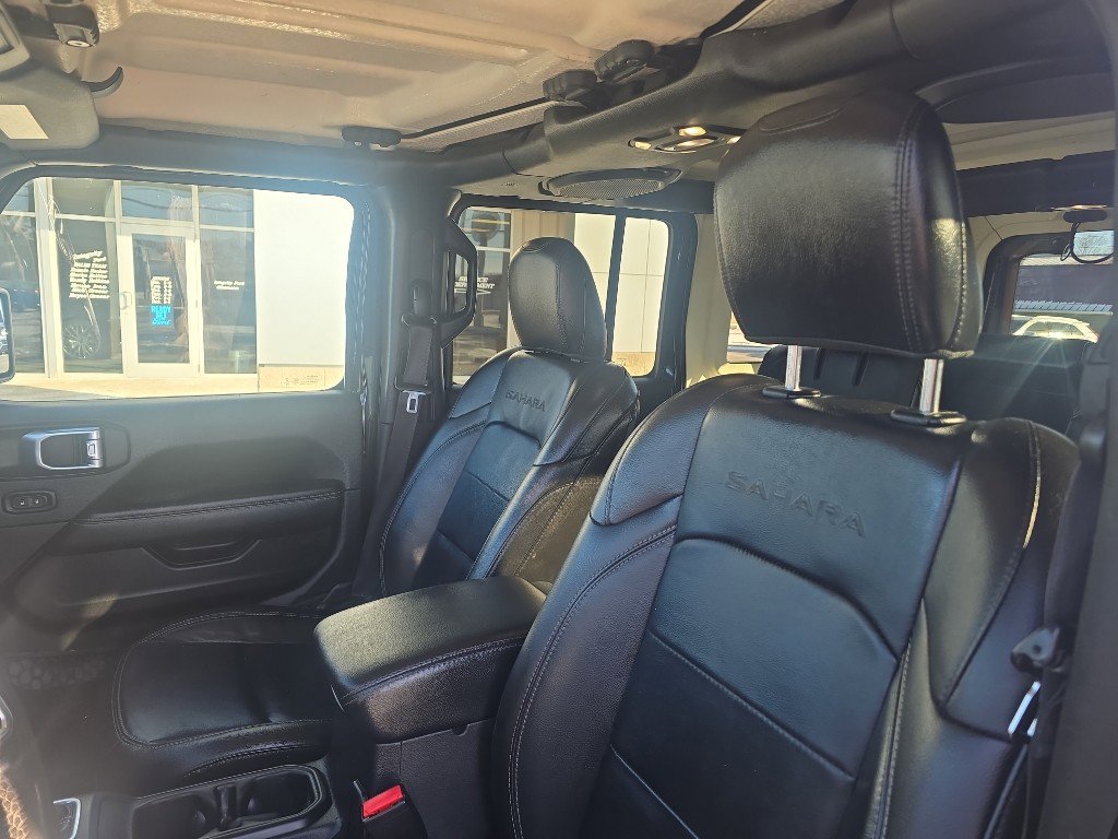 Used 2022 Jeep Wrangler Unlimited Sahara w/ Cold Weather Group image 15