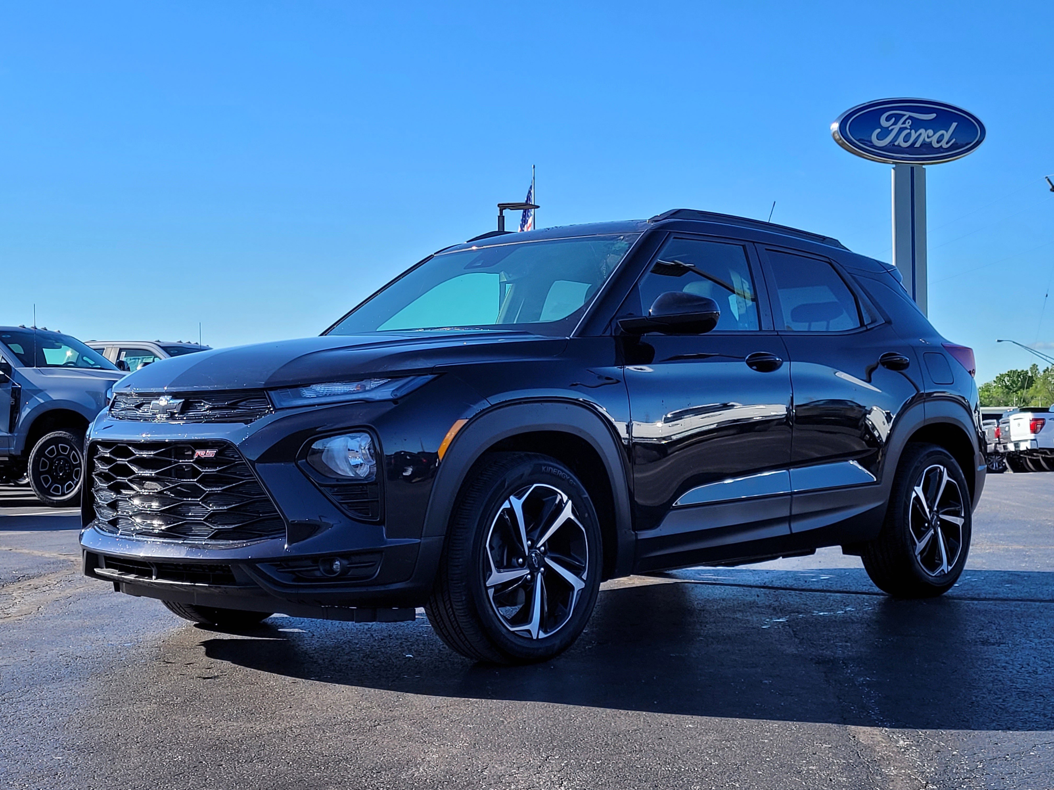 Used 2022 Chevrolet TrailBlazer RS w/ Sun and Liftgate Package FWD image 8