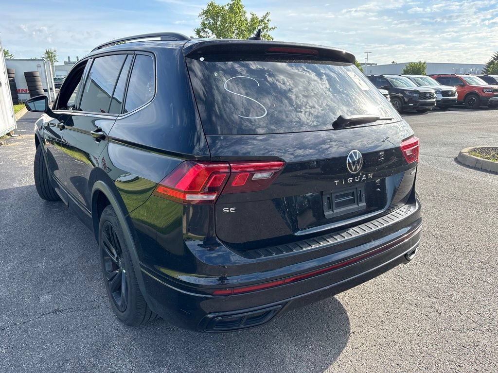 Used 2023 Volkswagen Tiguan SE R-Line AWD/4WD image 8