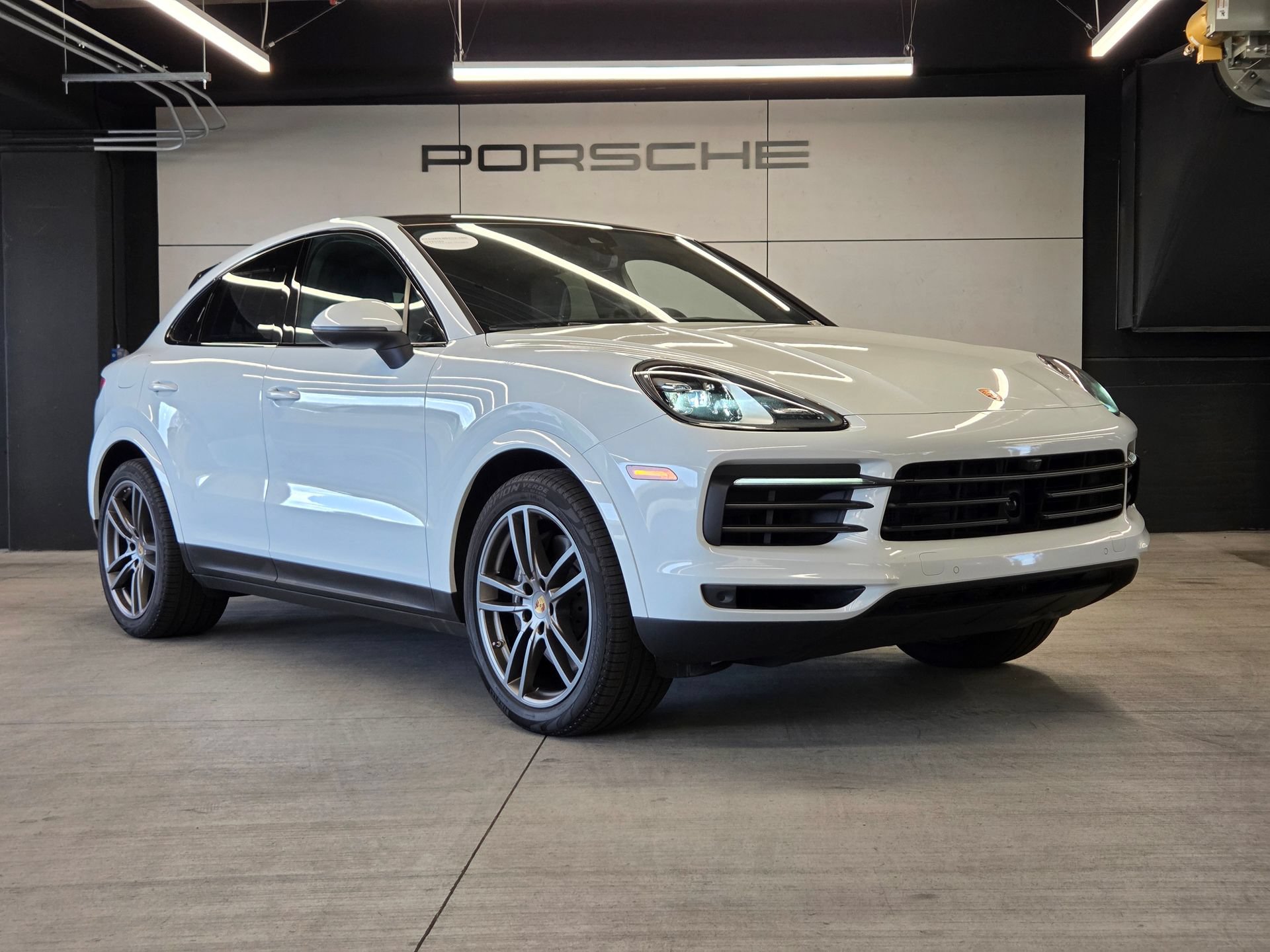Certified 2023 Porsche Cayenne Coupe AWD/4WD image 30