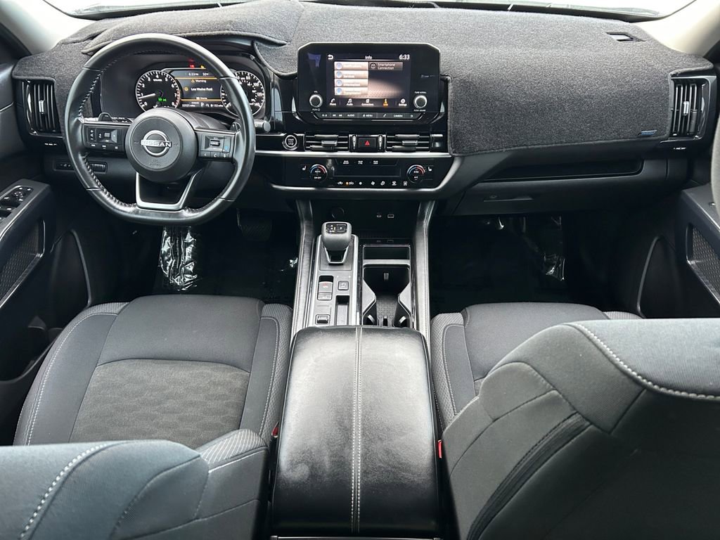 Used 2024 Nissan Pathfinder SV image 11