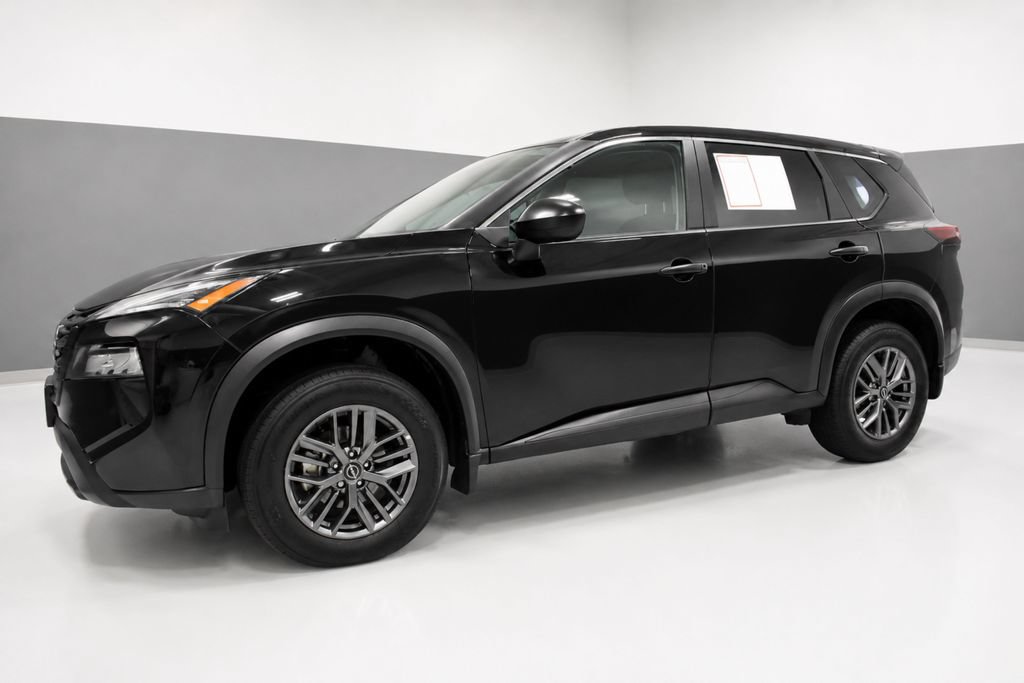 Certified 2025 Nissan Rogue S AWD/4WD image 2