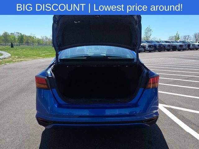Used 2025 Nissan Altima 2.5 SV FWD image 11