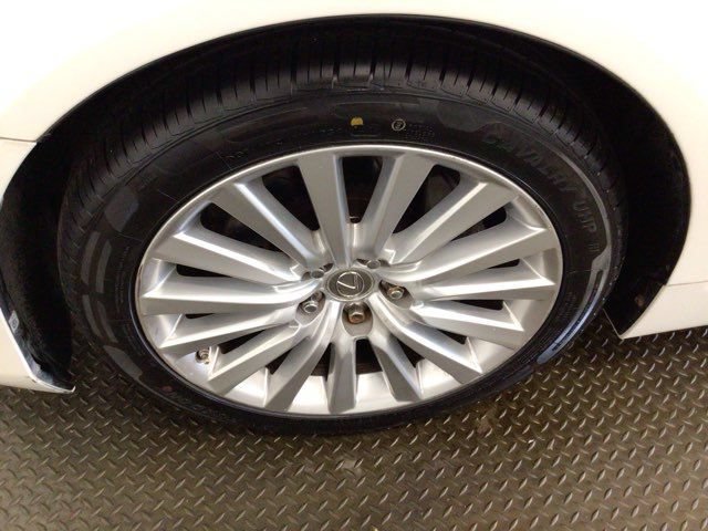 Used 2013 Lexus LS 460 w/ Comfort Pkg RWD image 27