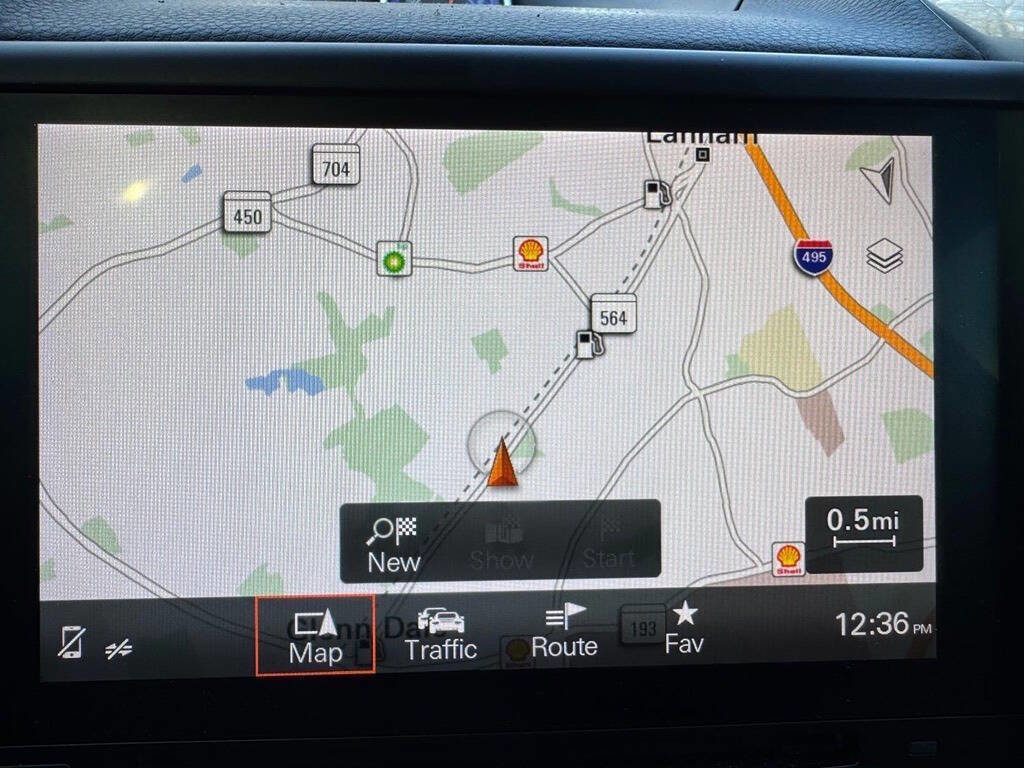 Used 2017 Porsche Cayenne Platinum Edition w/ Premium Package (PJV) AWD/4WD image 19