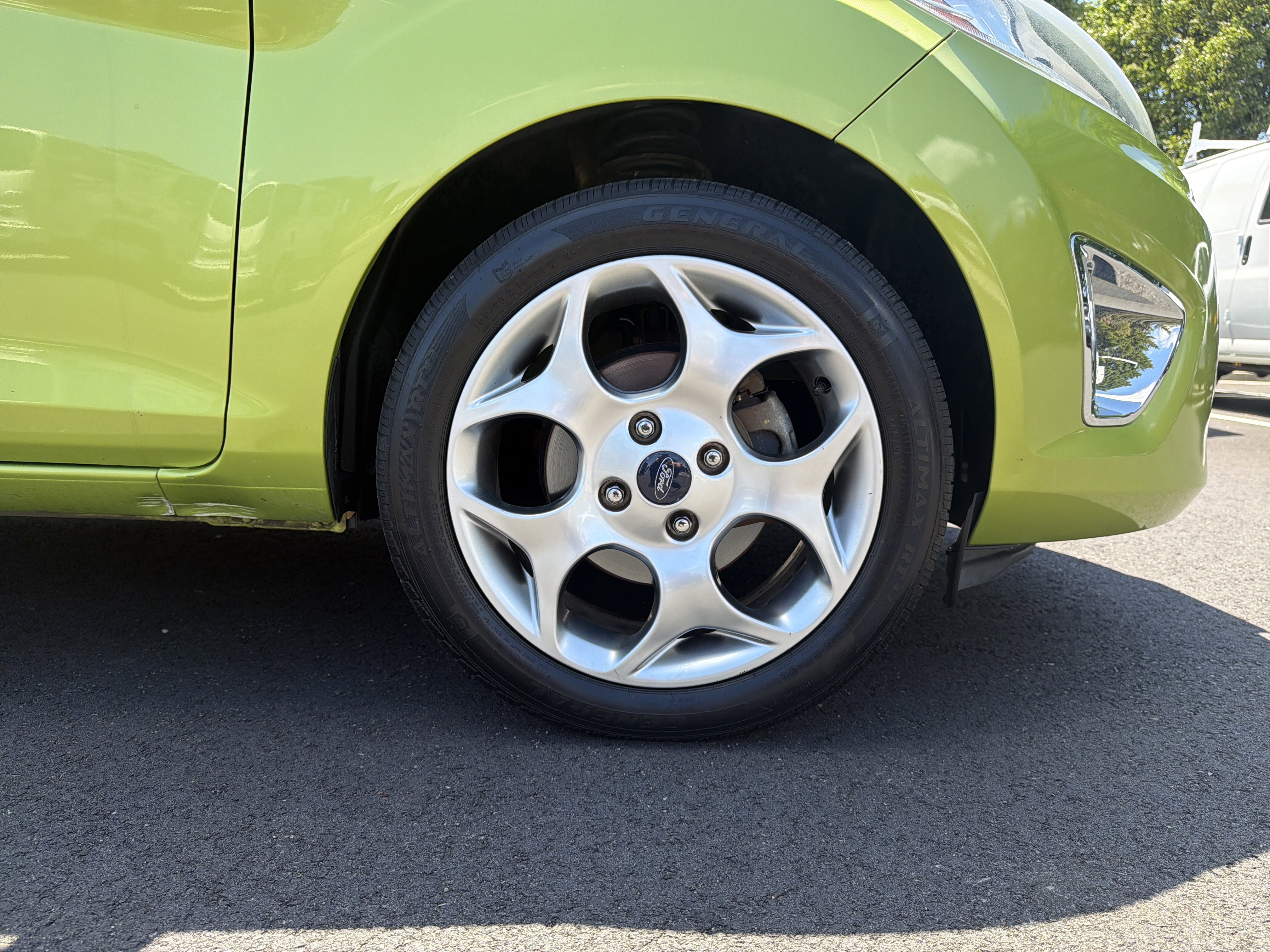 Used 2011 Ford Fiesta SES FWD image 13
