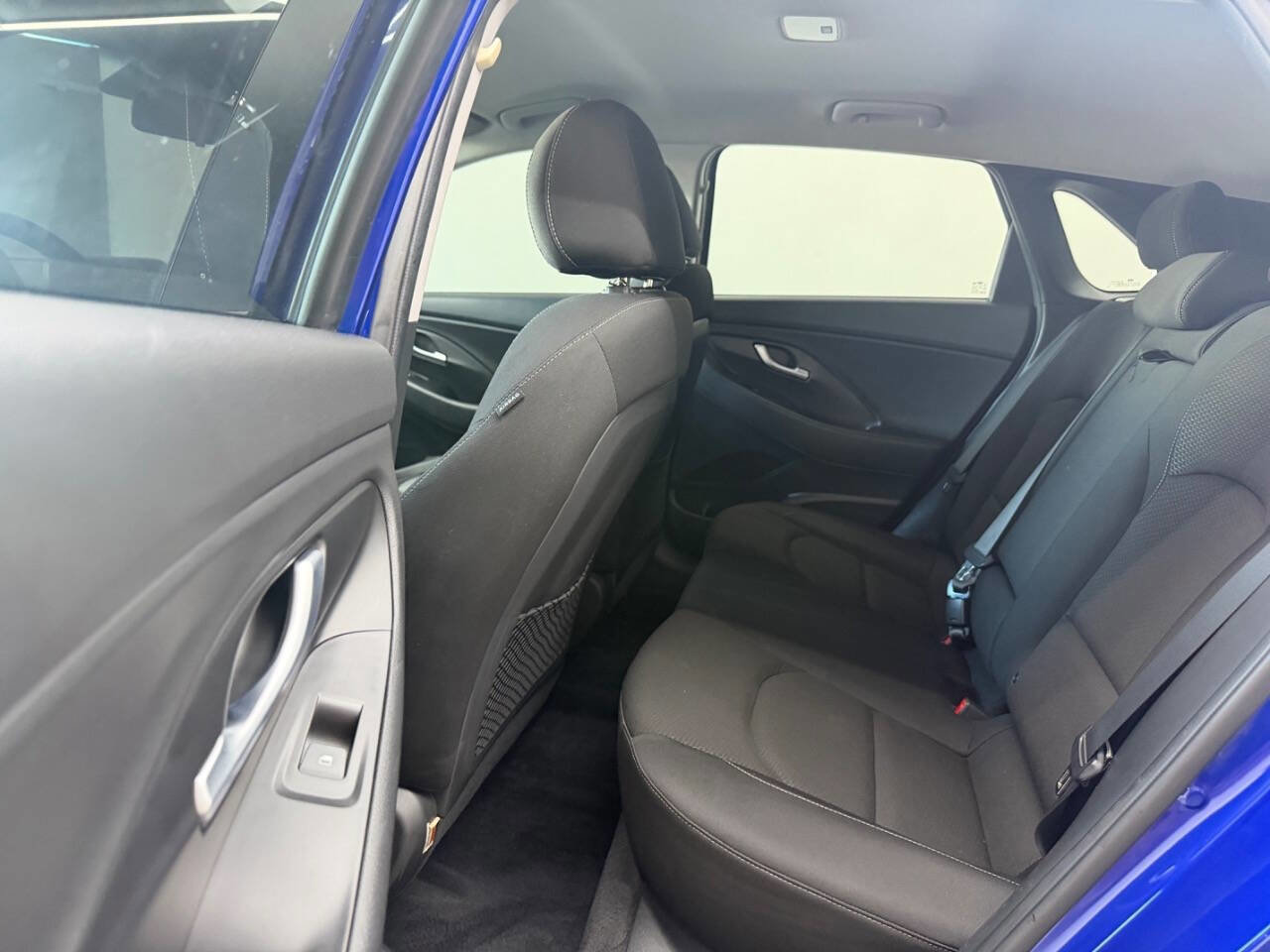 Used 2019 Hyundai Elantra GT FWD image 21