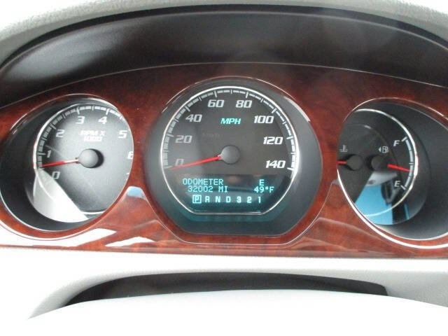 Used 2009 Buick Lucerne CX image 22