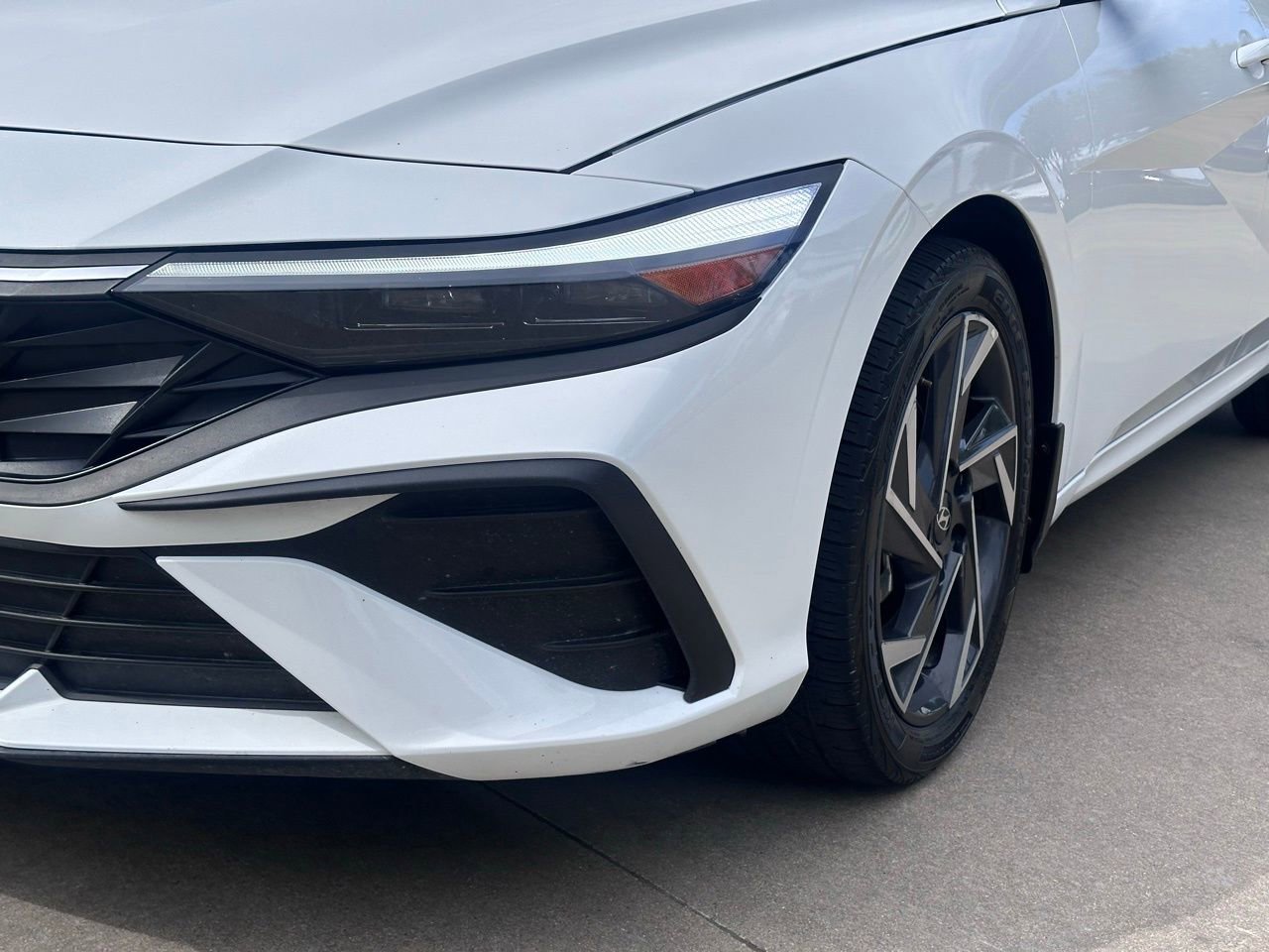 Used 2025 Hyundai Elantra Sport FWD image 7