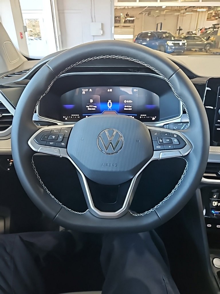 New 2026 Volkswagen Taos SE image 34