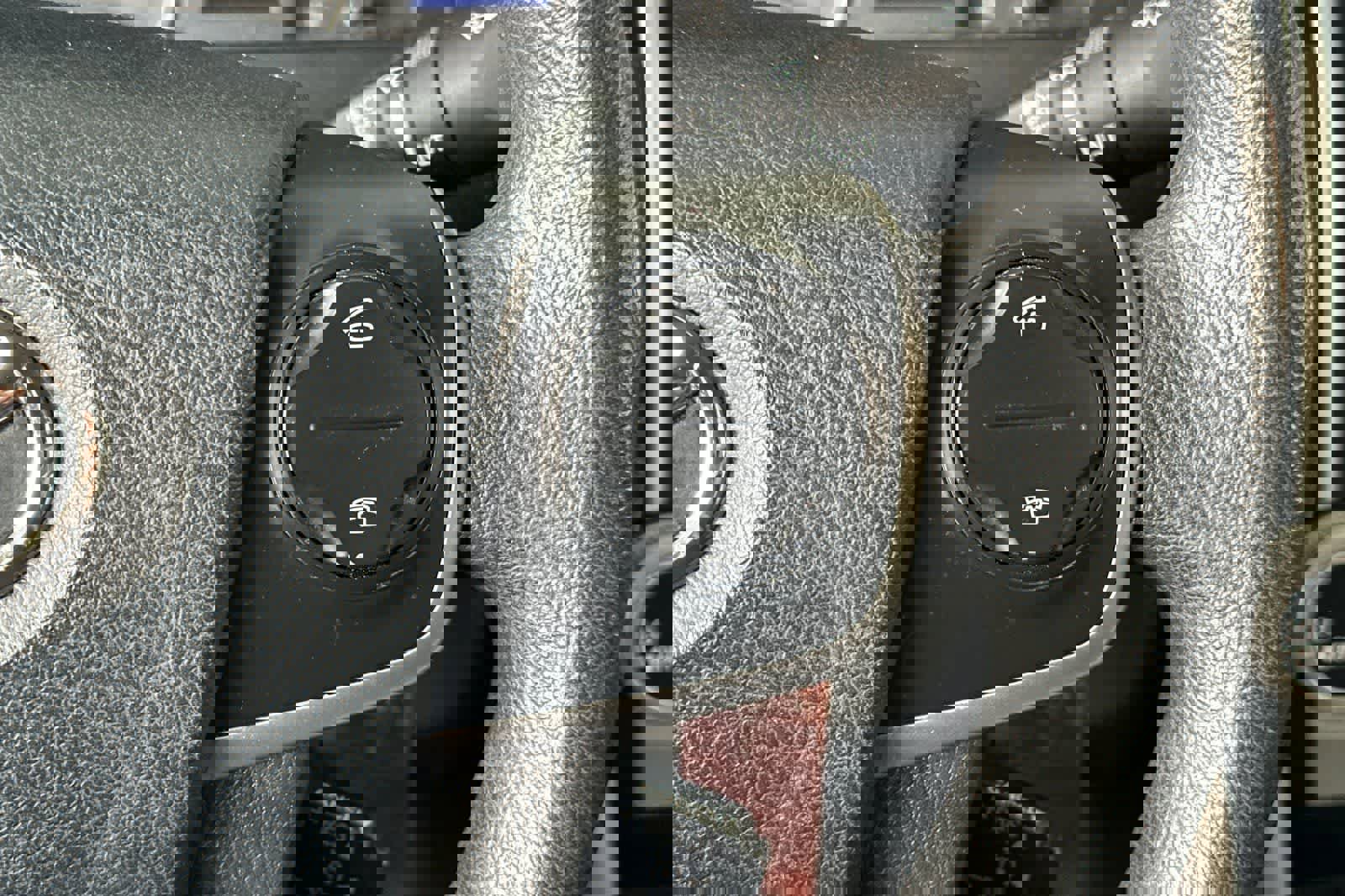 Used 2012 Toyota Camry LE FWD image 25