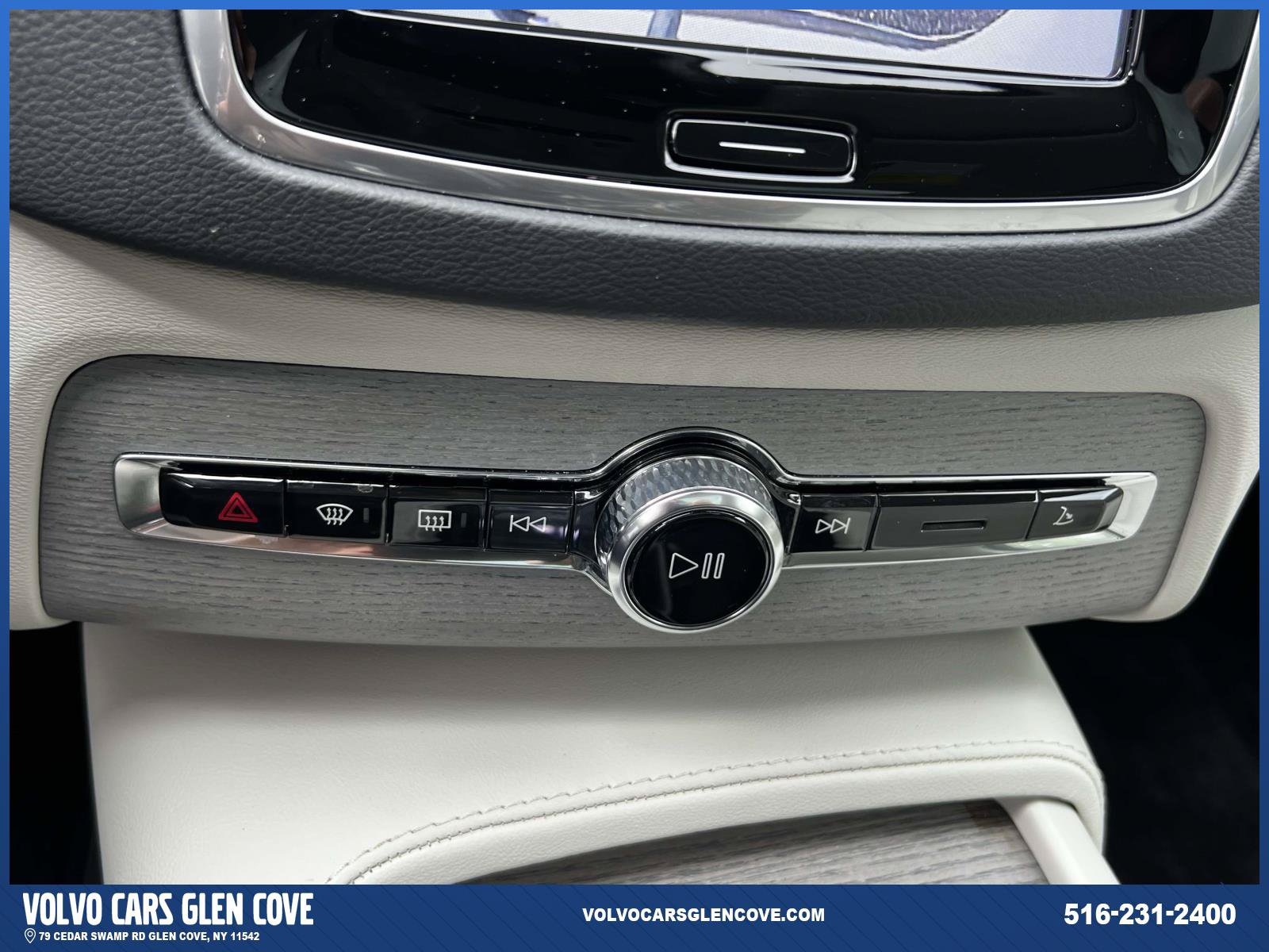 Certified 2025 Volvo XC90 T8 Ultra w/ Protection Package Premier AWD/4WD image 31