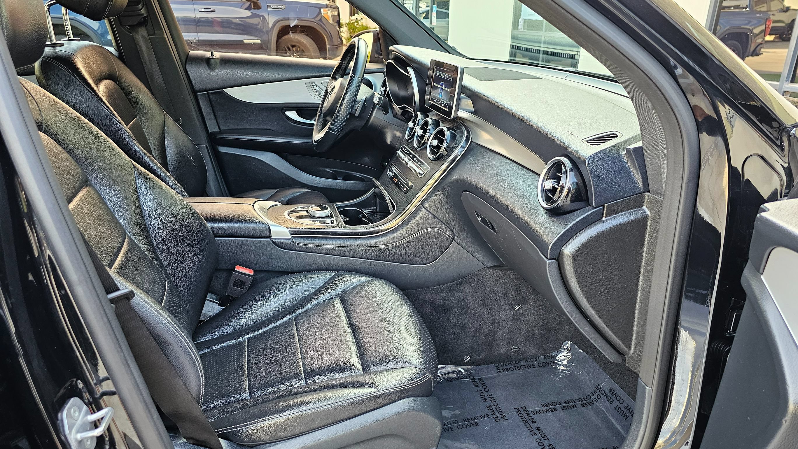 Used 2019 Mercedes-Benz GLC 300 image 32