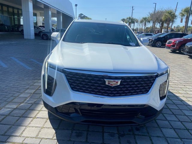 Certified 2025 Cadillac XT4 Premium Luxury image 3