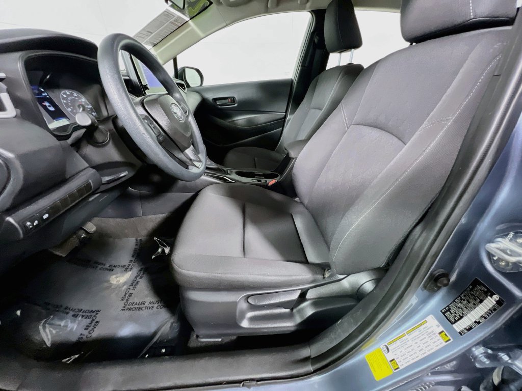 Used 2025 Toyota Corolla LE FWD image 12