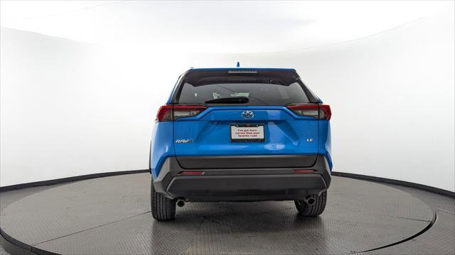 Used 2019 Toyota RAV4 LE image 7