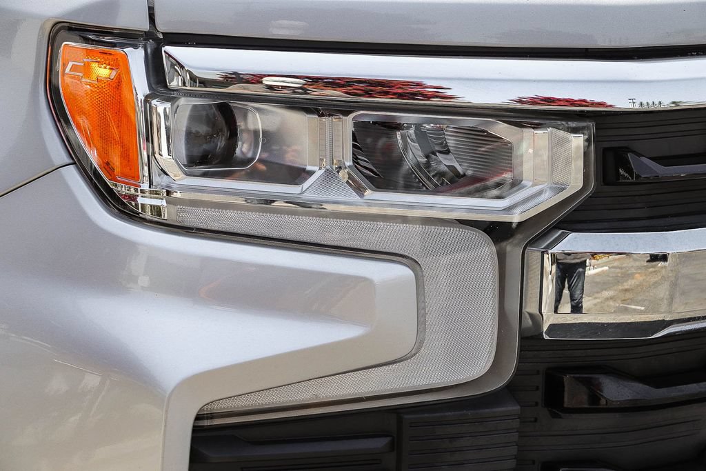 Used 2022 Chevrolet Silverado 1500 LT w/ Z71 Off-Road Package AWD/4WD image 4